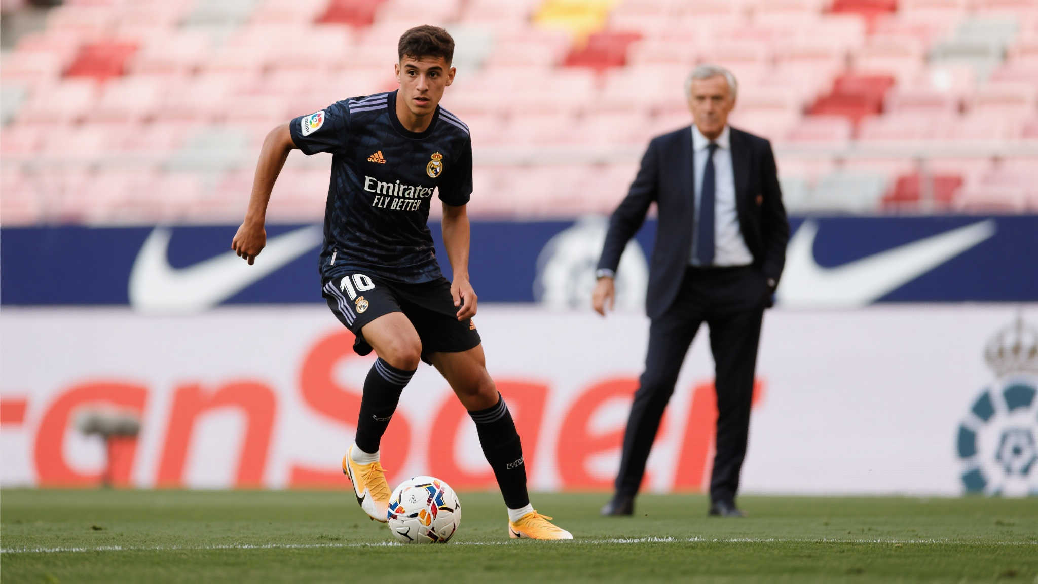 雄鹿能夠憑 雄鹿能夠憑